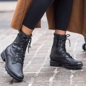 Sorel Phoenix Lace Up Combat Boots in Black 8.5